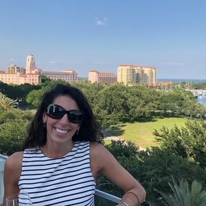 Meet your Posher, Laura